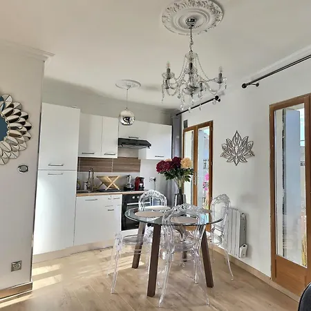 Apartment De Charme Avec Balcon Au Pied Des Commerces Beziers
