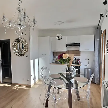 Apartment De Charme Avec Balcon Au Pied Des Commerces Beziers