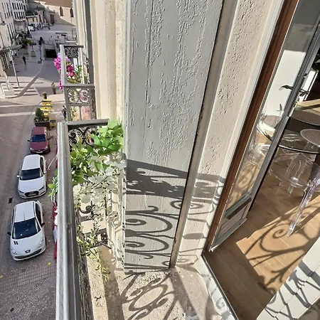 Apartment De Charme Avec Balcon Au Pied Des Commerces *