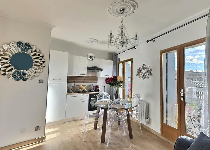 Διαμέρισμα De Charme Avec Balcon Au Pied Des Commerces Μπεζιέ