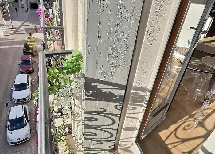 Διαμέρισμα De Charme Avec Balcon Au Pied Des Commerces *