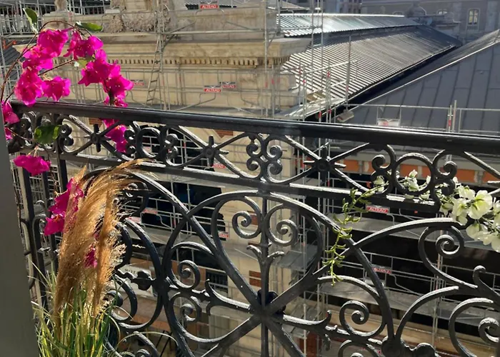 De Charme Avec Balcon Au Pied Des Commerces *